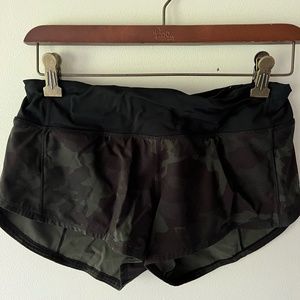 Lululemon Speed Shorts 2.5" Green Camouflage Size 4